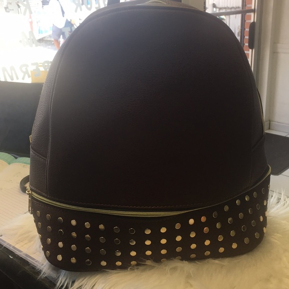 Studded large back pack - Picture 1 of 2